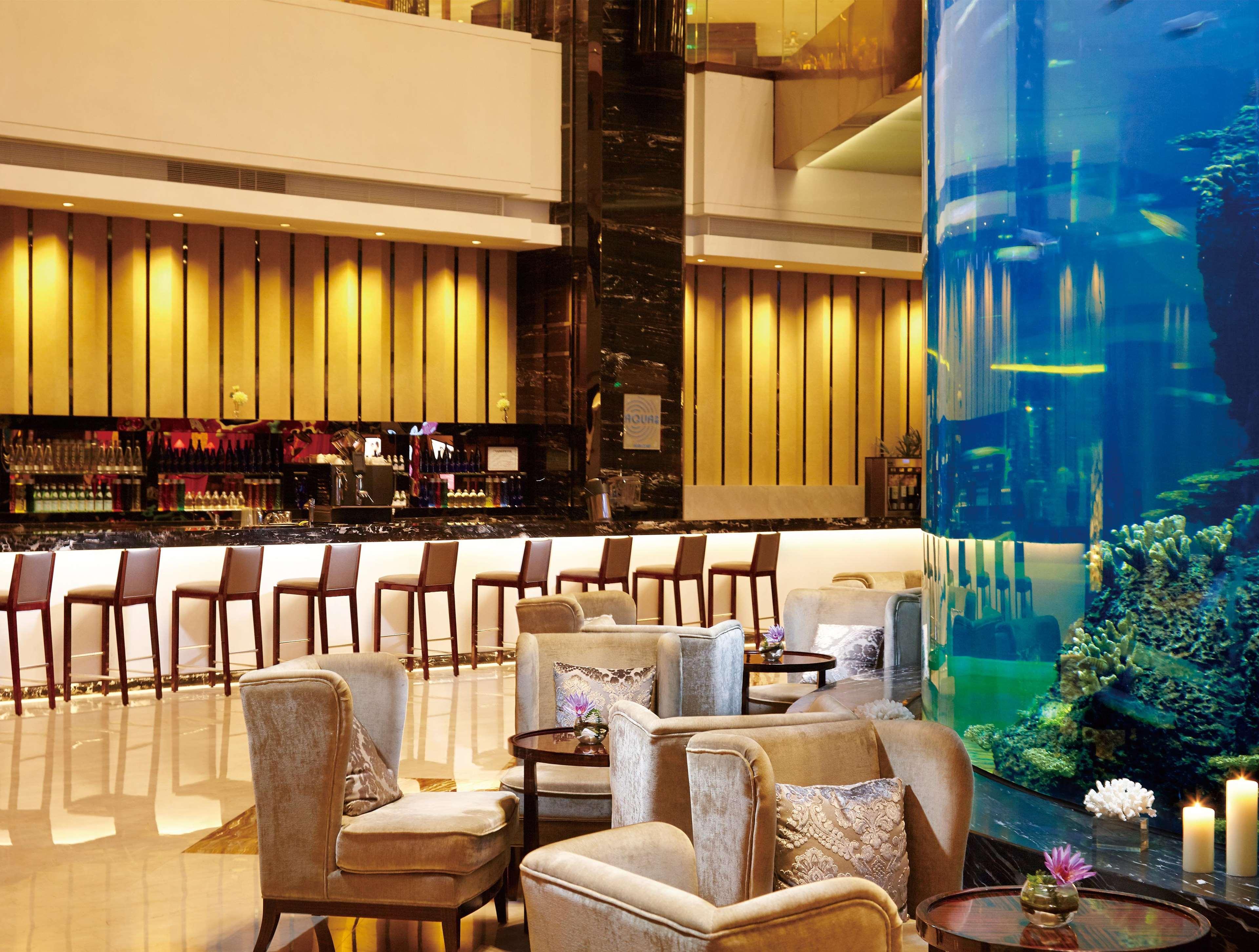 Hilton Foshan - Close To Lecong International Furniture Mall Фошань Экстерьер фото