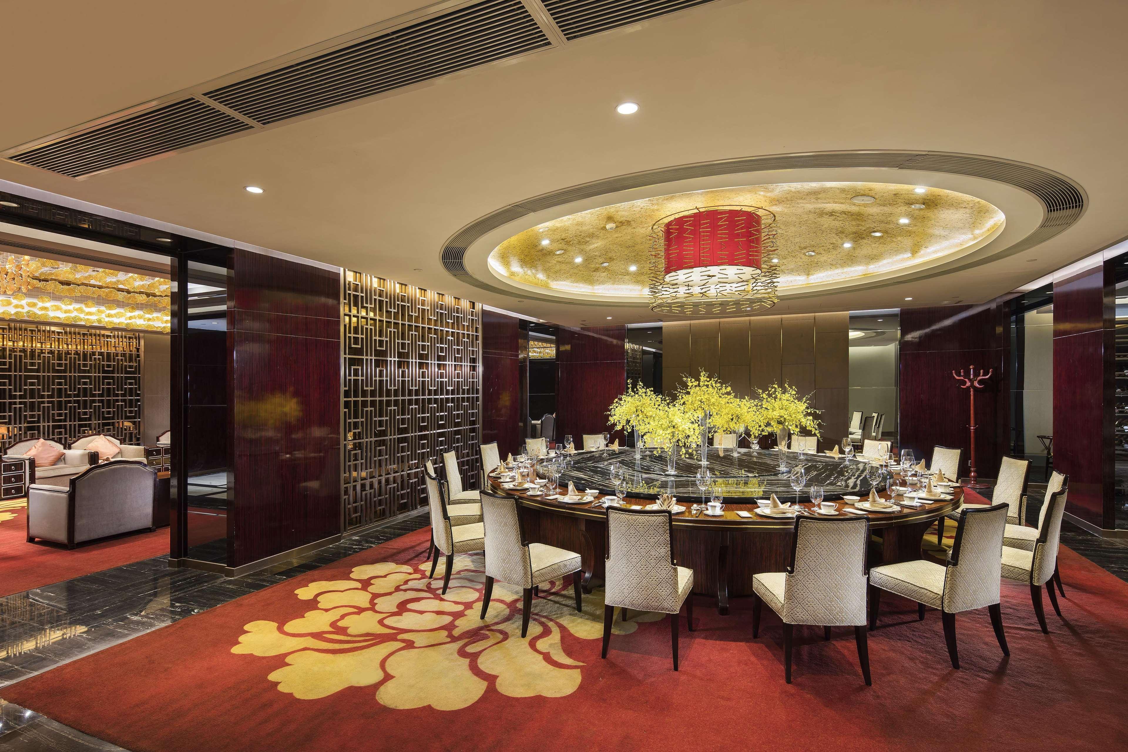 Hilton Foshan - Close To Lecong International Furniture Mall Фошань Экстерьер фото