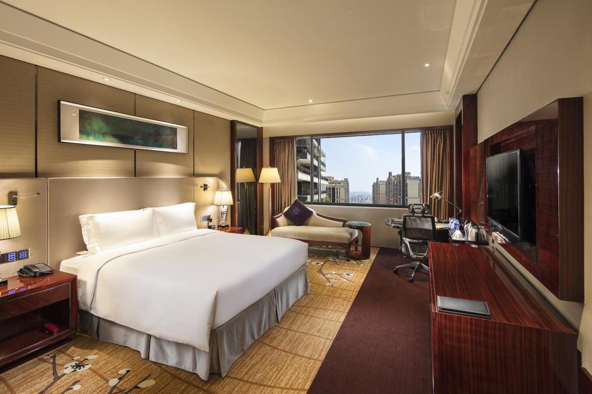 Hilton Foshan - Close To Lecong International Furniture Mall Фошань Экстерьер фото